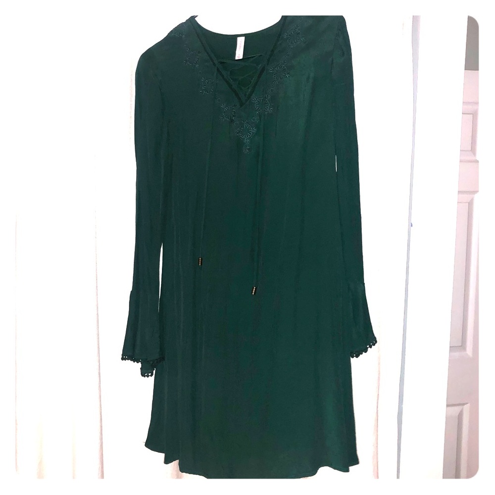 Green long sleeve dress
